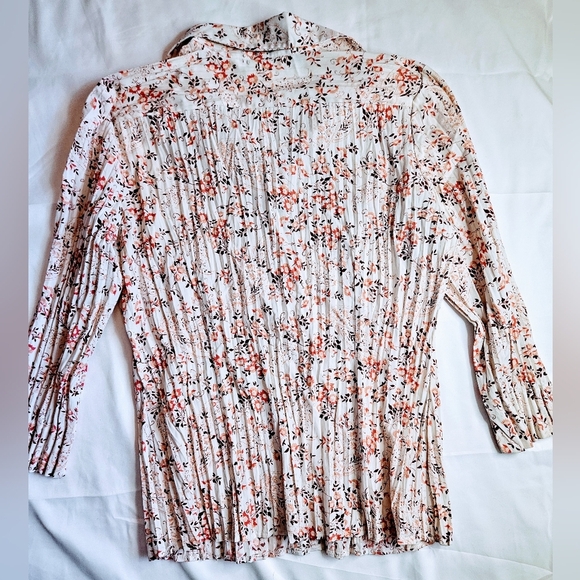 Como Womens Red And Pink Floral Pleated Button Up Collared Blouse Size Medium - Picture 10 of 10